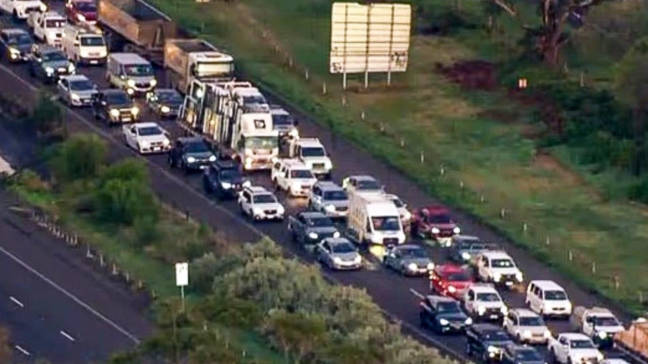 FIVE-CAR CRASH Causes HORROR Traffic Jam in Melbourne image 2