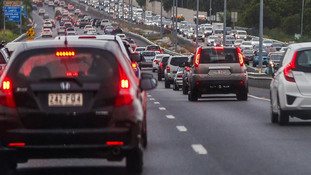One Dead After Three Car Crash In Queensland second image