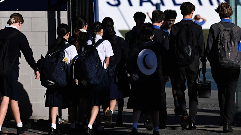 600,000 Aussie Students ‘Stranded’ As Teachers Walk Off Their Job