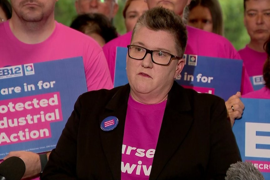 600,000 Aussie Students 'Stranded' As Teachers Walk Off Their Job second image