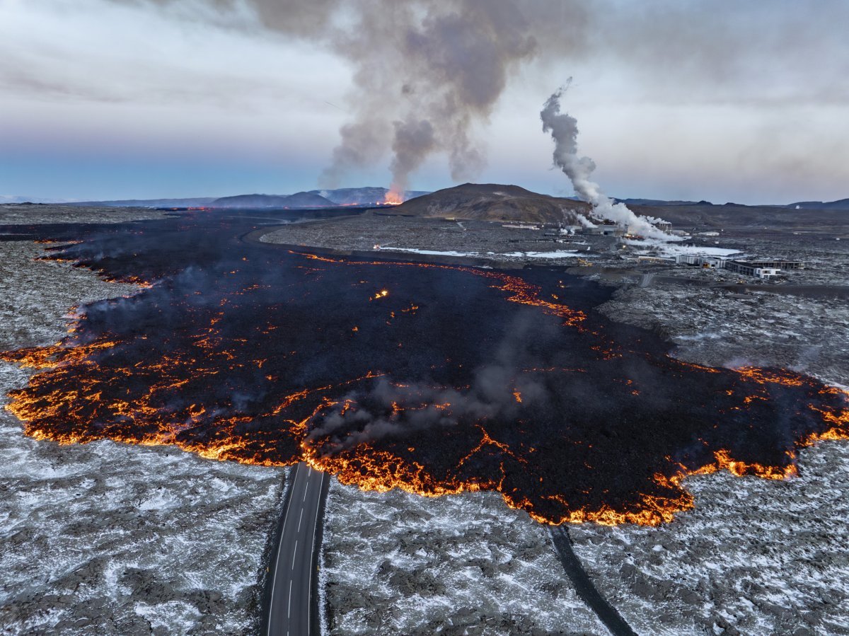 HORROR in ICELAND as Volcanic ERUPTION forces MASS evacuation image 2
