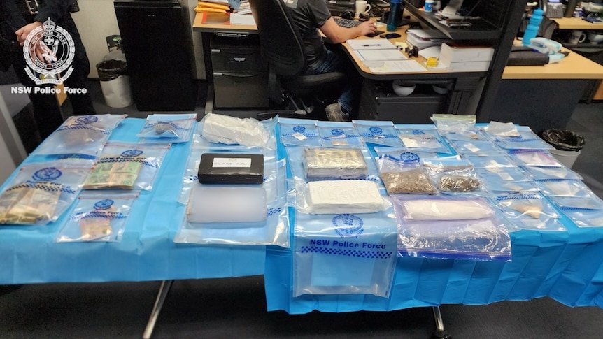 Men to face court after seizure of $1m worth of cocaine second image