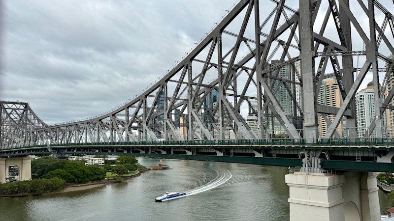 Police Move To Stop Bridge Pro-palestinian March second image