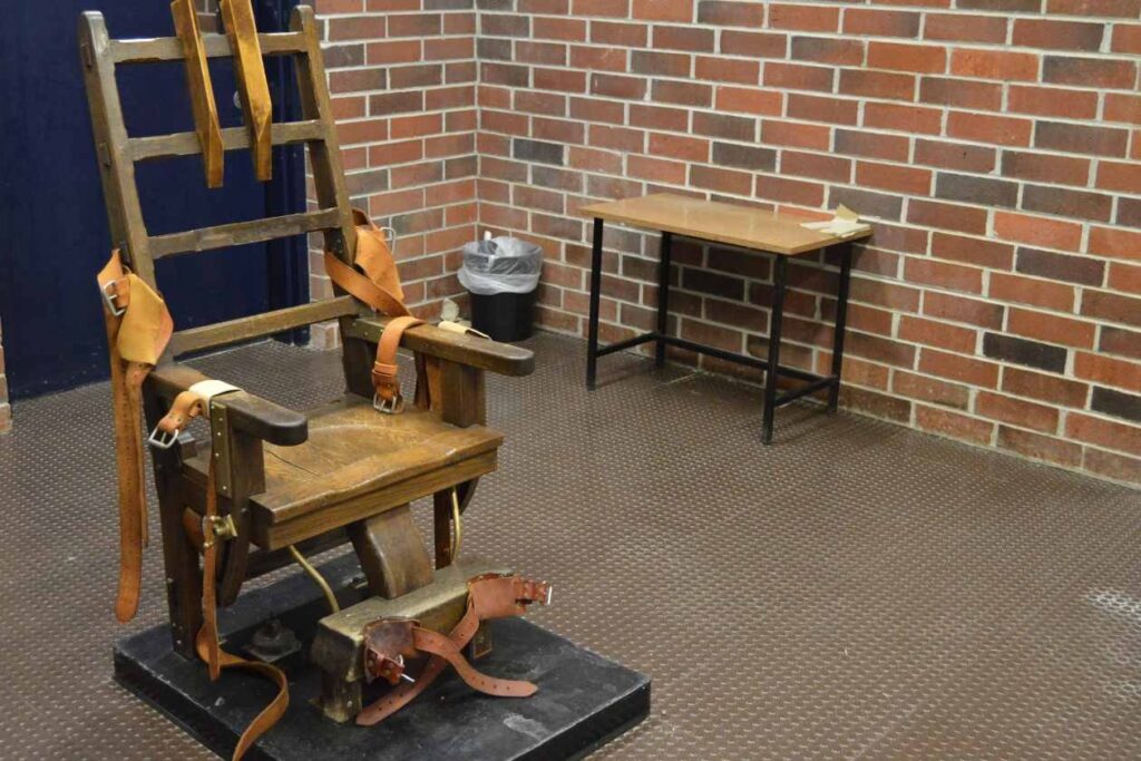 Death Row Inmate Cries In Pain During Execution