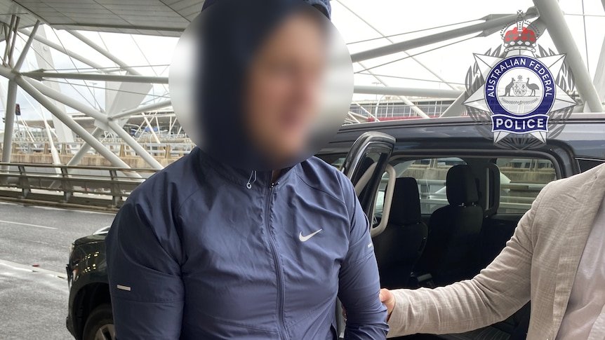 Man Escapes Australian Detention Centre Using Bedsheets second image