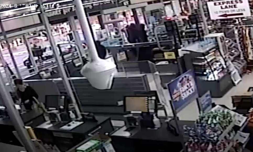 Aussie Retail Giant To Close 52 Stores Over Crisis second image