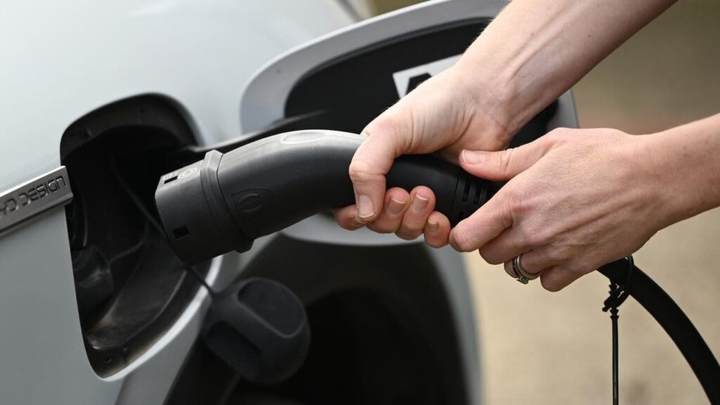 Aussie Electric Car Owners Could Cash In On Grid Payments