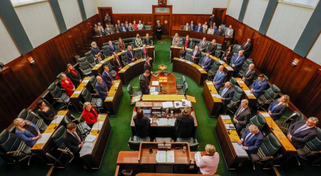 Aussie MPs Score Massive 22 Per Cent Pay Rise