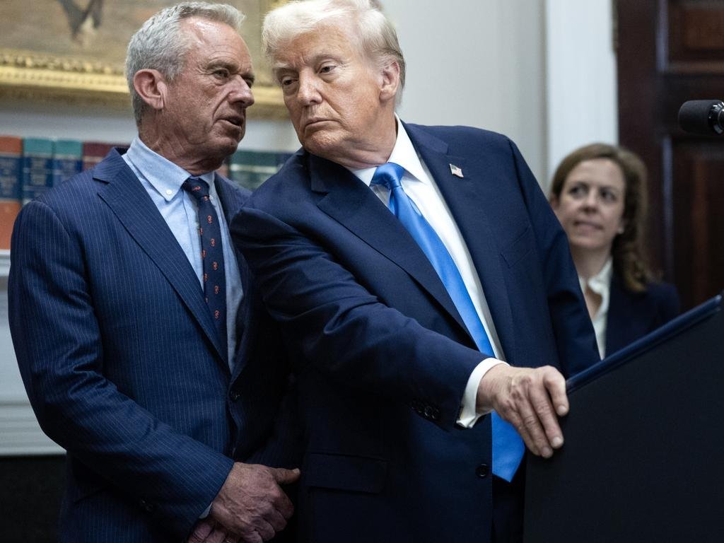 Experts Slam Trump's Outrageous Paracetamol Autism Link. second image