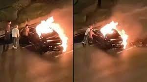 Young Driver Trapped, Burned Alive in Electric Car Inferno in Chengdu second image