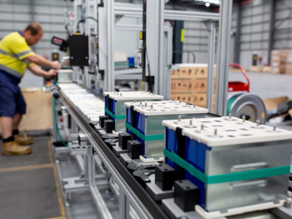 Thousands of Aussie Jobs on Brink of Collapse as Manufacturers Abandon Ship second image