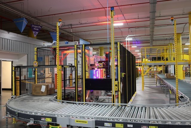 Amazon Axes 30,000 Jobs in Brutal Cost-Cutting Bloodbath second image