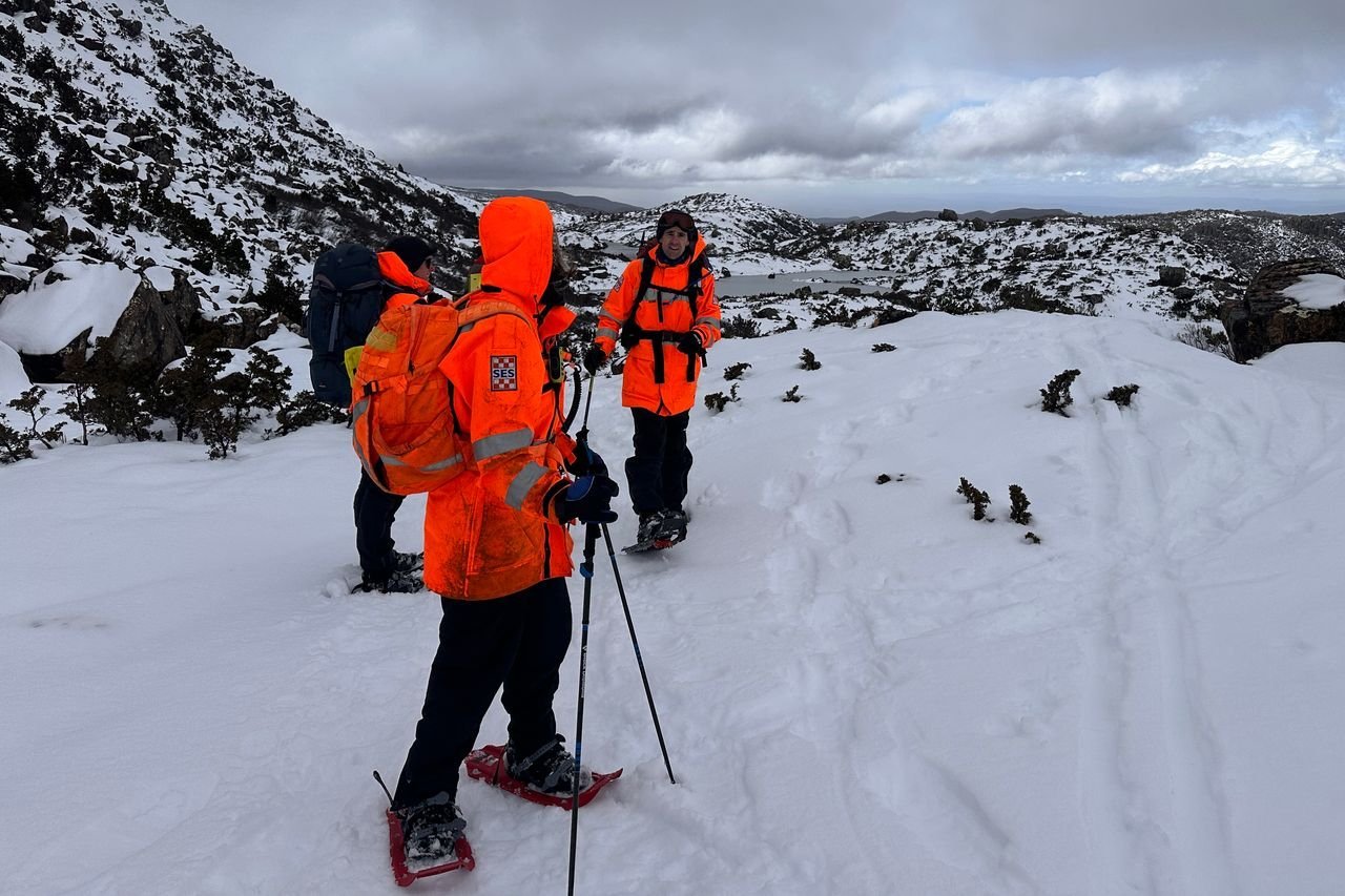 Desperate Search Enters 7th Day for Bushwalker Lost in Waist-Deep Snow second image