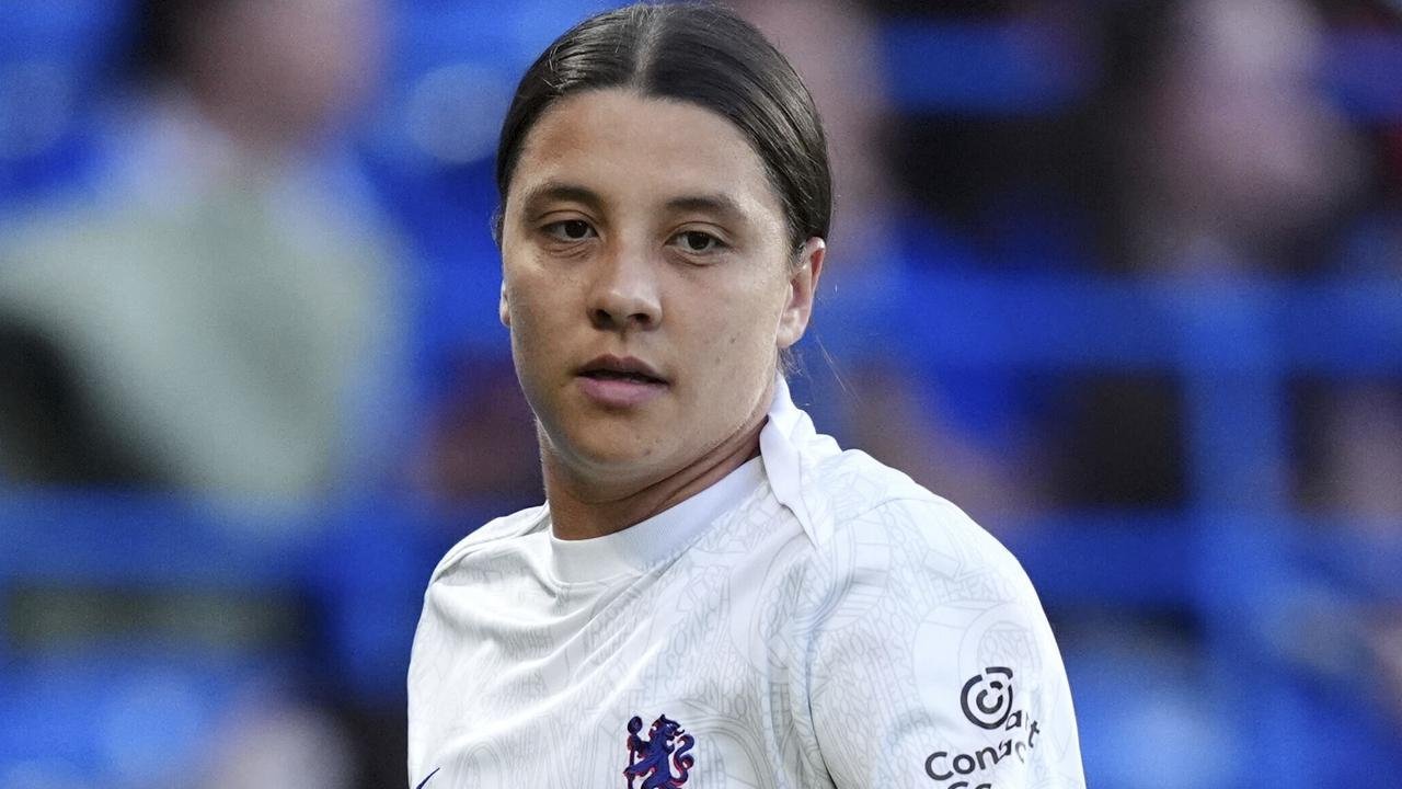 Kerr Stuck On The Bench Again As Chelsea Held By Manchester United second image