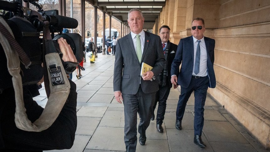 Aussie MP Jailed for Stealing $430,000 from Vulnerable Students