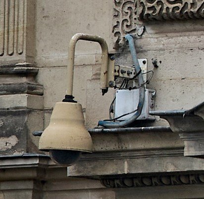 Louvre Heist Blamed on Outdated CCTV