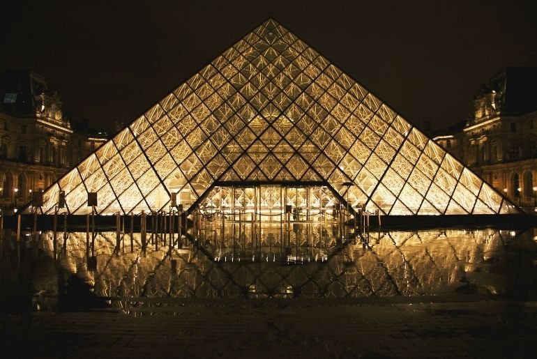 Louvre Heist Exposes Shocking Security Failures in $157 Million Jewellery Raid second image