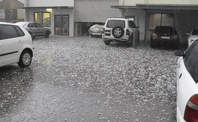 Hailstones Pound Kununurra as Savage Storms Wreak Havoc in WA second image