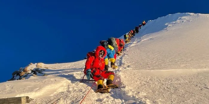 Mt Everest Rescue Operation As Nearly 1000 Hikers Become Trapped By Severe Weather second image
