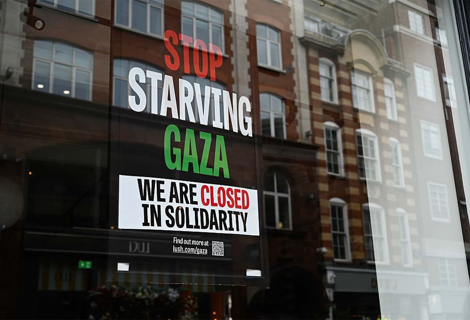 Lush Cosmetics SHUTS DOWN Aussie Stores in Gaza Protest second image