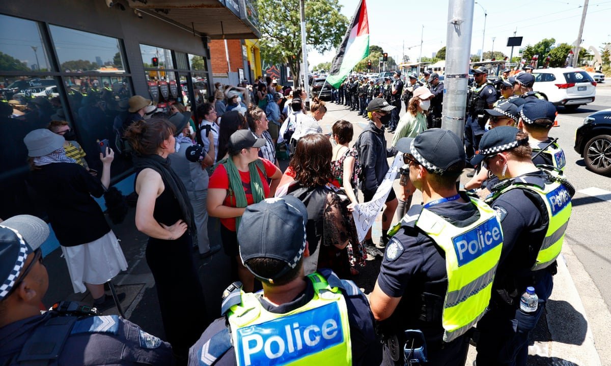 CHAOS ERUPTS Protesters Clash with Police in Sydney, 13 Arrested second image
