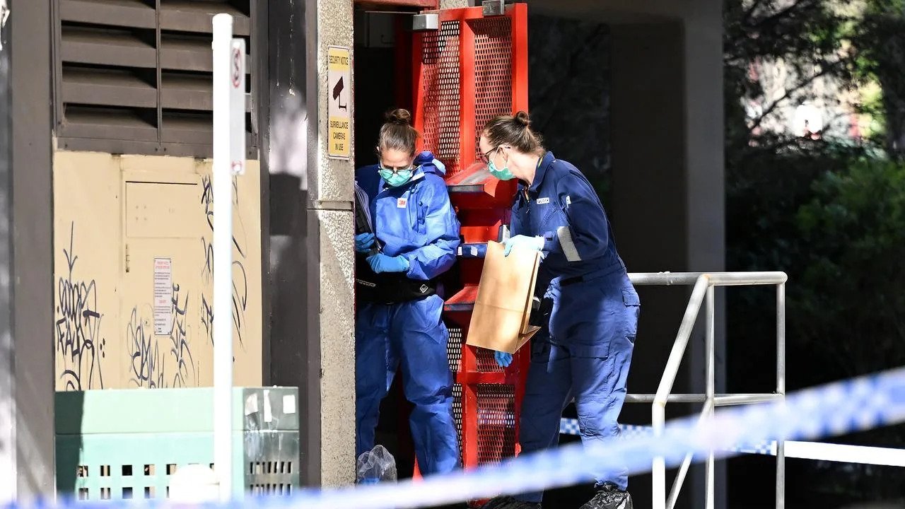 Melbourne Horror 30-Year-Old Man Stabbed to Death in Fitzroy Flats second image