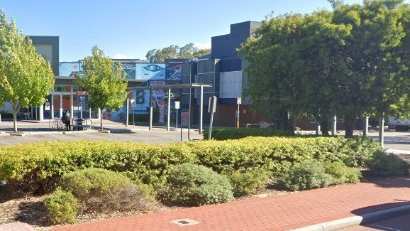 Christmas Eve Bloodbath Perth Dad Clinging to Life in Shopping Centre Stabbing second image
