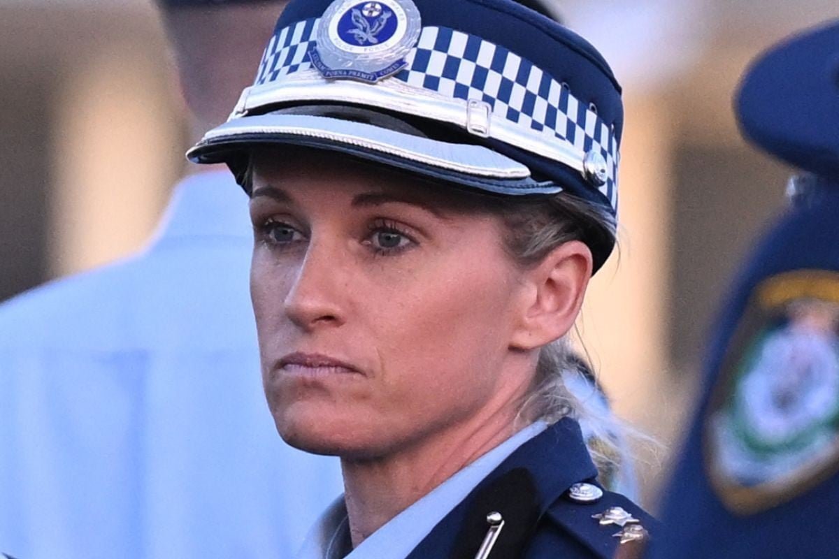 Hero Cop Who Stopped Massacre Diagnosed with Aggressive Breast Cancer - Second Image