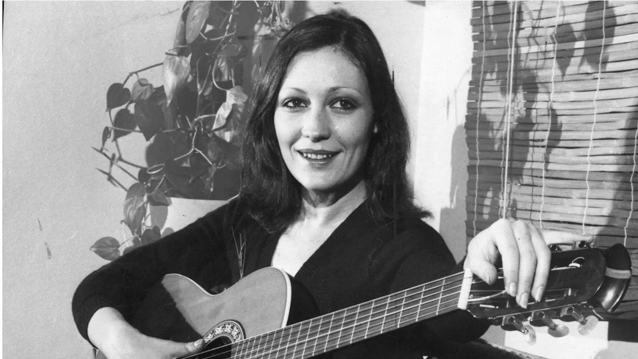 Soap Opera Icon Candy Raymond Dead at 75 - Second Image