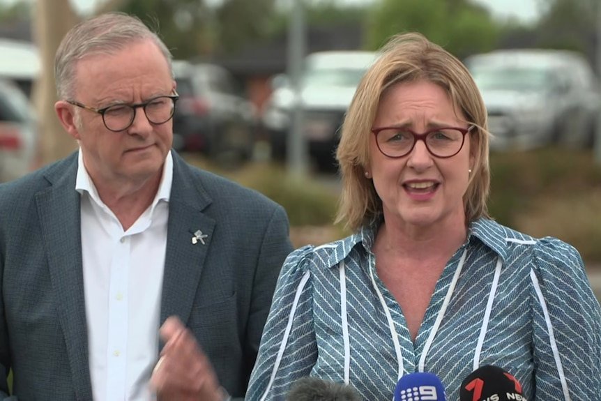 VICTORIA ABLAZE 300 Structures Destroyed in Bushfire Chaos - Second Image