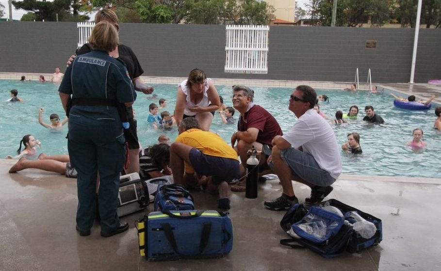 Boy, 10, Pulled from Water at Sydney Aquatic Centre, Fights for Life - Second Image