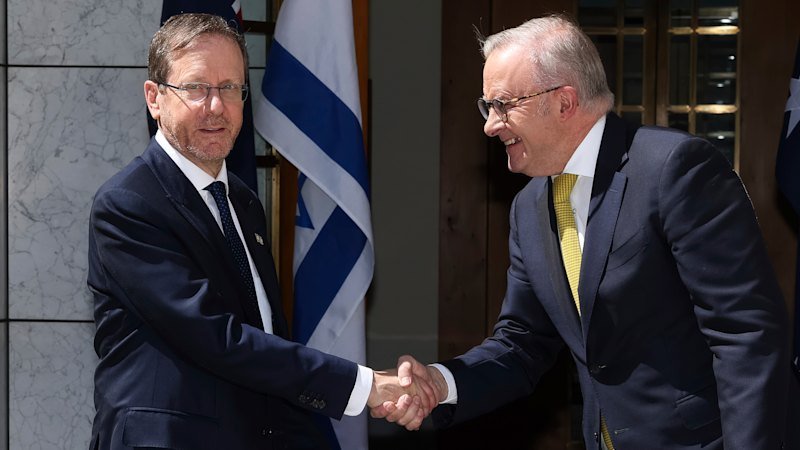 Police Brutality Erupts in Sydney as Muslims Clash with Cops Over Israeli President - Second Image