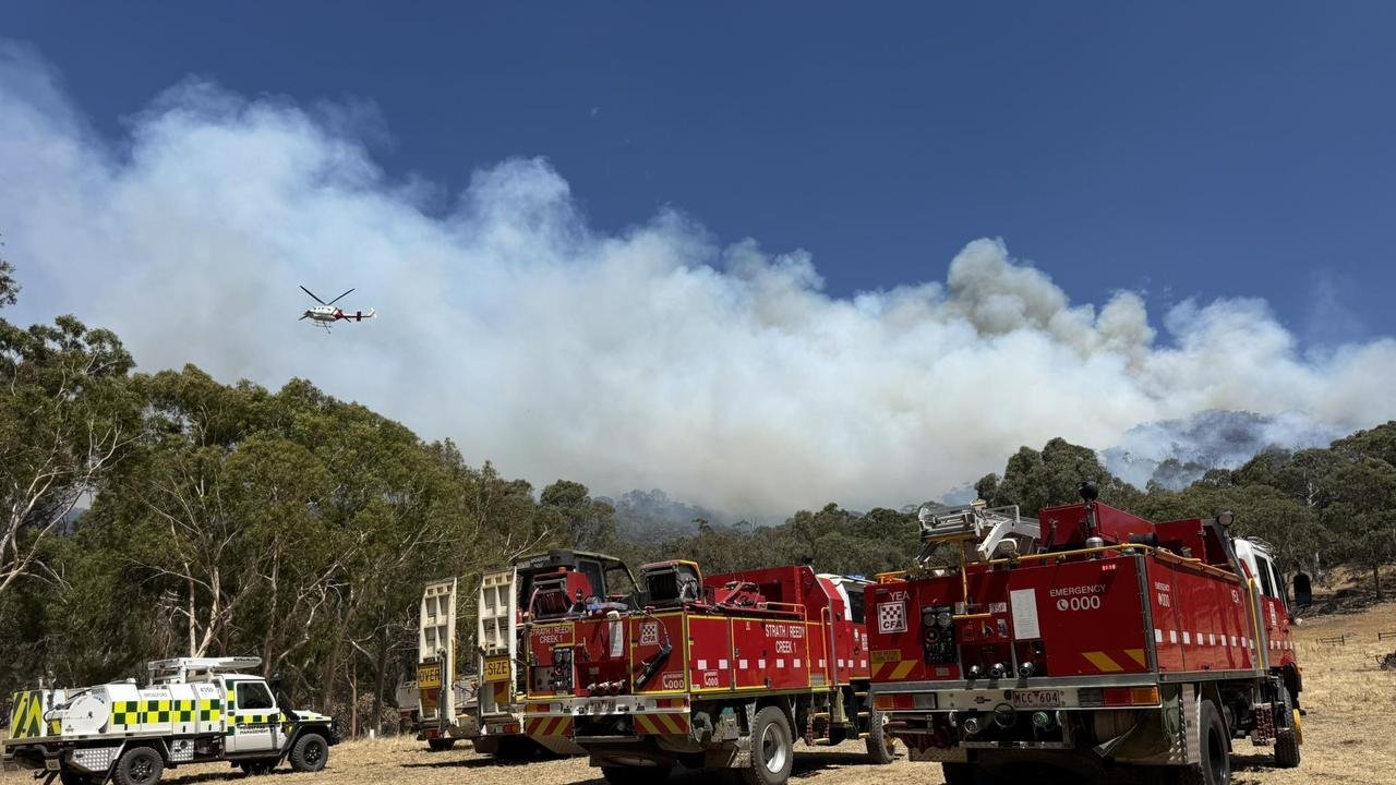 BUSHFIRE APOCALYPSE Victoria Residents Told to Flee for Their Lives Now! - Second Image
