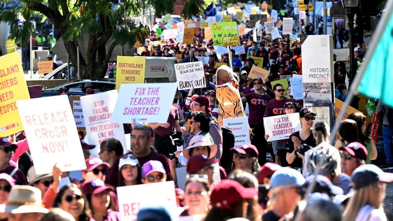 VICTORIA GRIPPED BY CHAOS AS 30,000 TEACHERS WALK OUT - Second Image