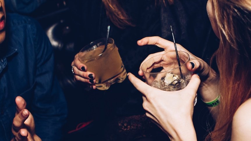 UK Pub Horror Man Caught Spiking Women's Drinks with Mysterious White Powder - Second Image