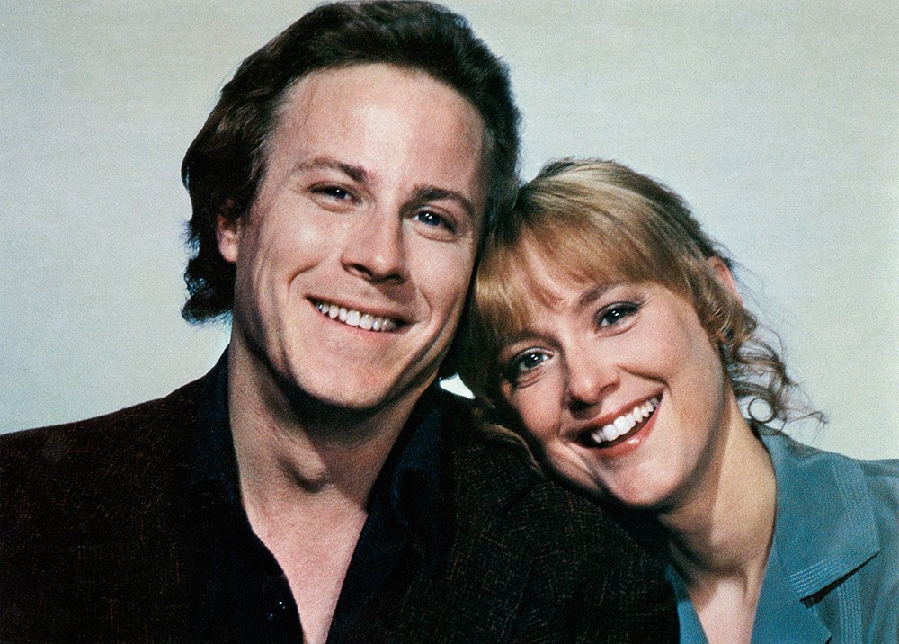 Tragedy Strikes Beloved Actress Mary Beth Hurt Dies at 79 After Alzheimer's Battle - Second Image