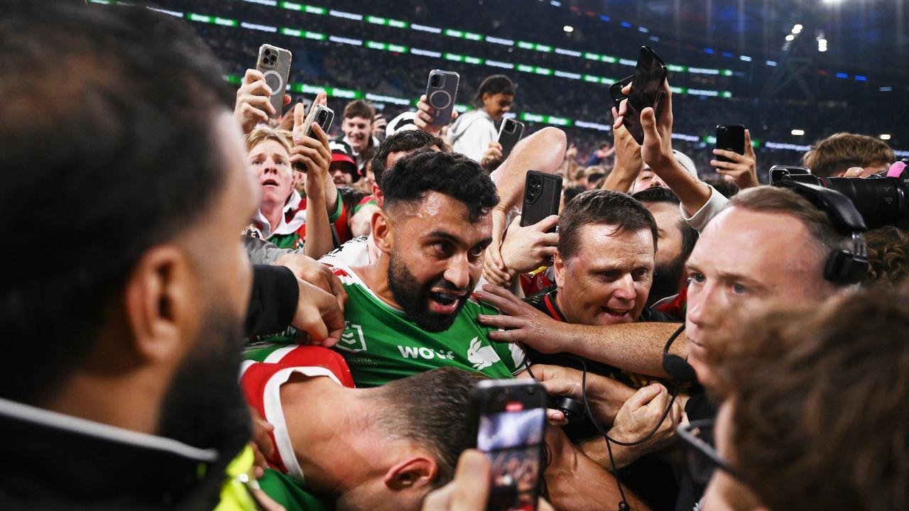 PITCH INVASION CHAOS Alex Johnston Breaks NRL Try-Scoring Record - Second Image