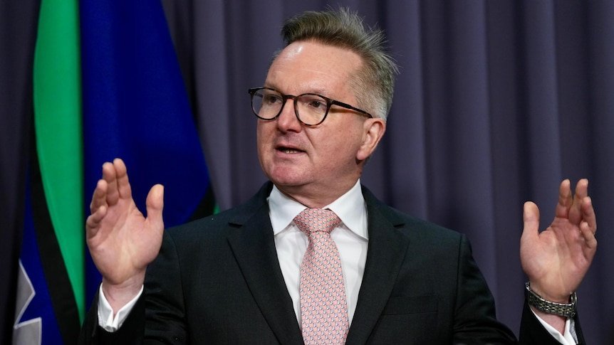 Iran War Threatens to Cripple Australia's Petrol Supply in Fuel Crisis - Second Image