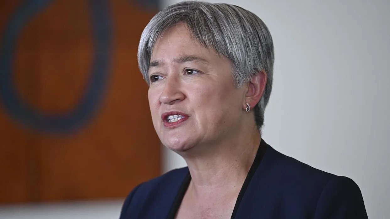 Aussies Trapped as Iran's Gulf Attacks Spark Fears of War! - Second Image