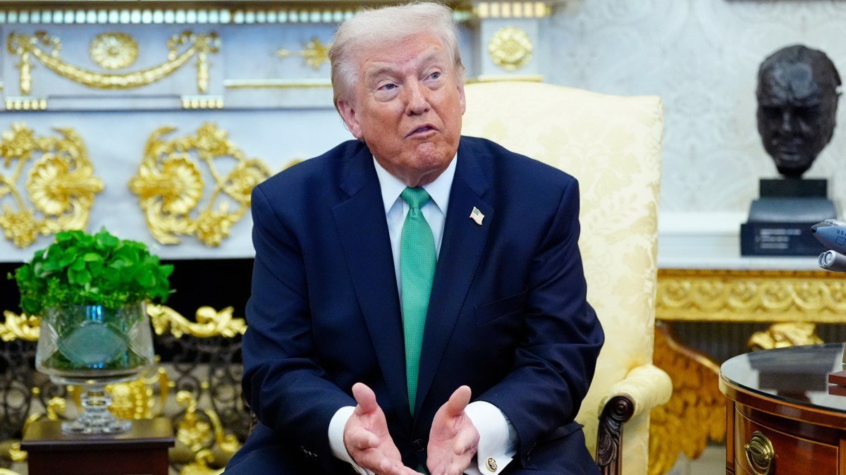 TRUMP ISOLATED Top Aides Abandon Him Over Iran War Lies - Second Image