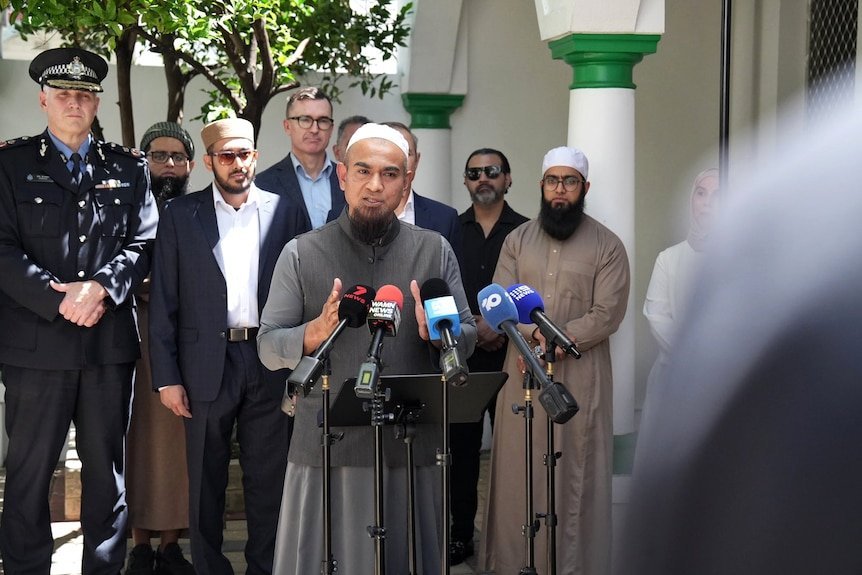 WHITE POWDER TERROR Mosque Targeted in Perth in Racial Hate Scare - Second Image