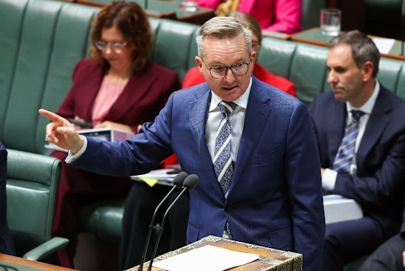 Australia on Brink of Disaster as Experts Warn of ‘Systemic Failures’