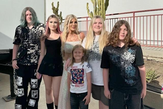 Tori Spelling's Miracle Escape from Car Crash with Seven Kids - Second Image