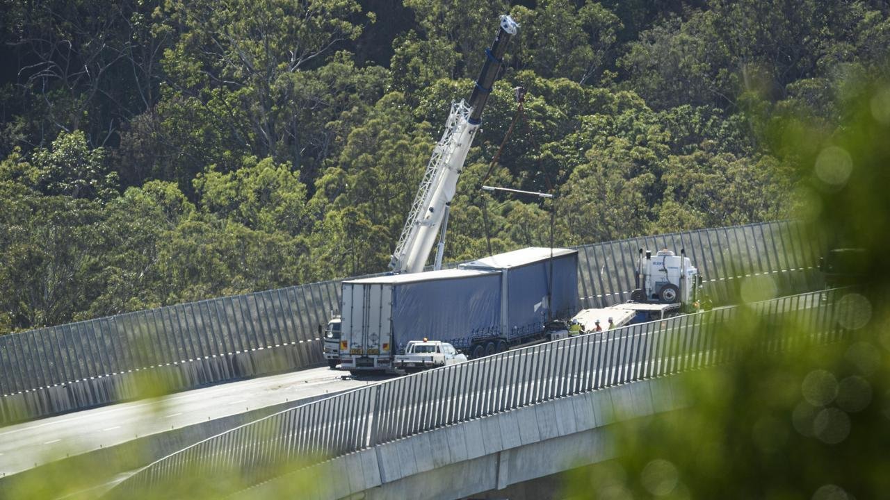 Truck Inferno Kills Driver on Toowoomba Bypass - Second Image