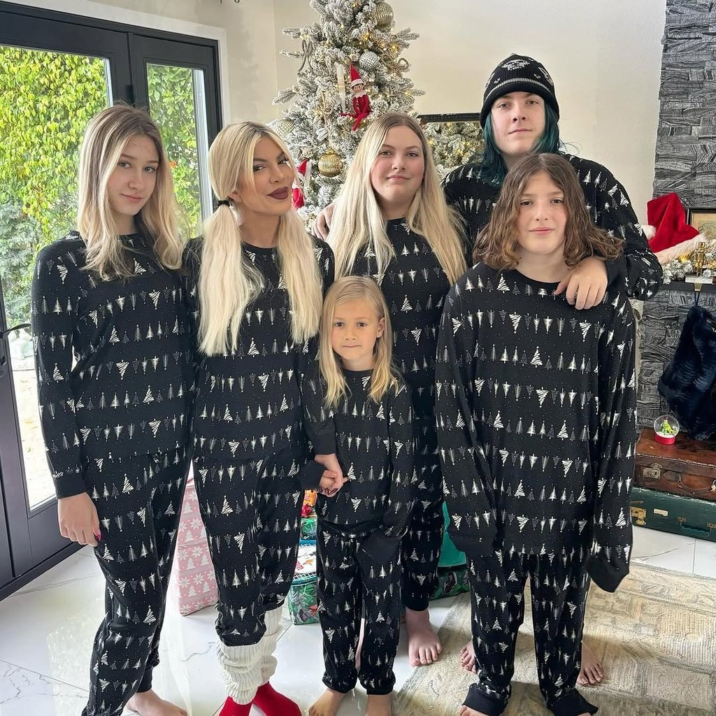 Tori Spelling's SUV Smashed in Terrifying California Crash - Second Image