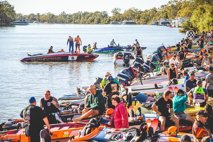 Speed Demons Wreak Havoc on Murray River, Four Injured - Second Image