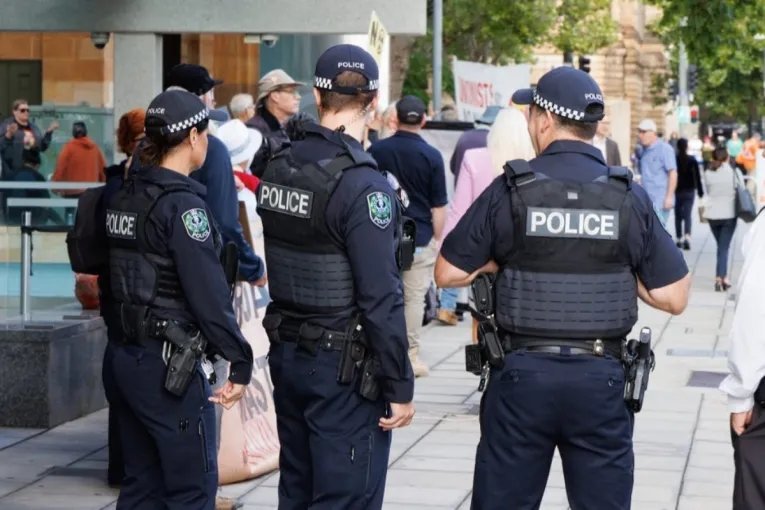 Blood on the Tracks Victoria Promises 200 New Officers Amid Rising Train Station Crime - Second Image