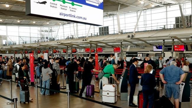Flight Frenzy Grips Aussie Travellers Amid Iran War - Second Image
