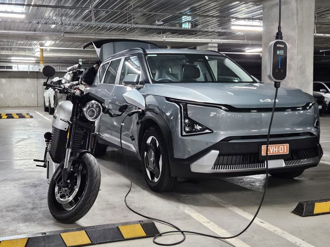 Australians Ditch Petrol for Electric Cars as Fuel Crisis Grips Nation! - Second Image