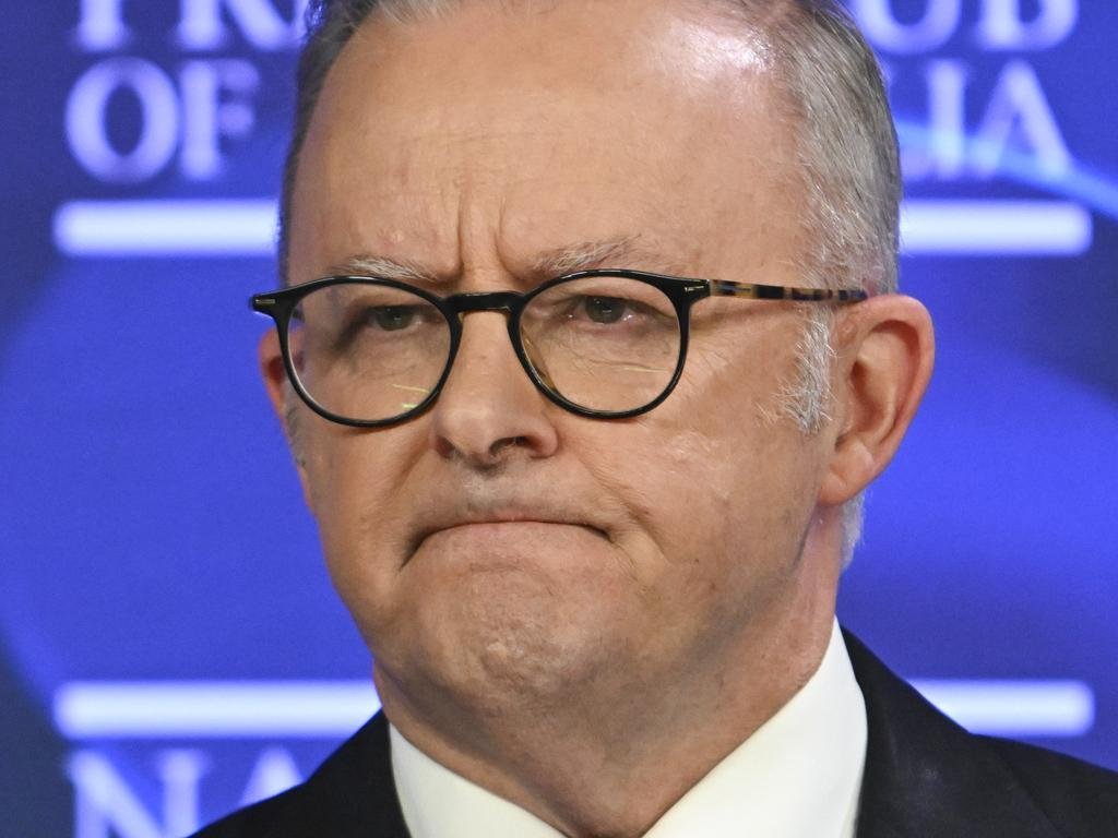 AUSTRALIA’S ECONOMIC DEATH SPIRAL Expert Slams ‘Lazy Land’